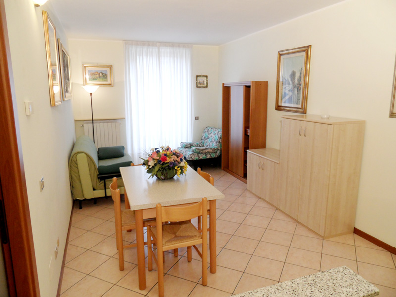 Casa Vacanze, Lago Maggiore: questo è il soggiorno dell'appartamento bilocale.